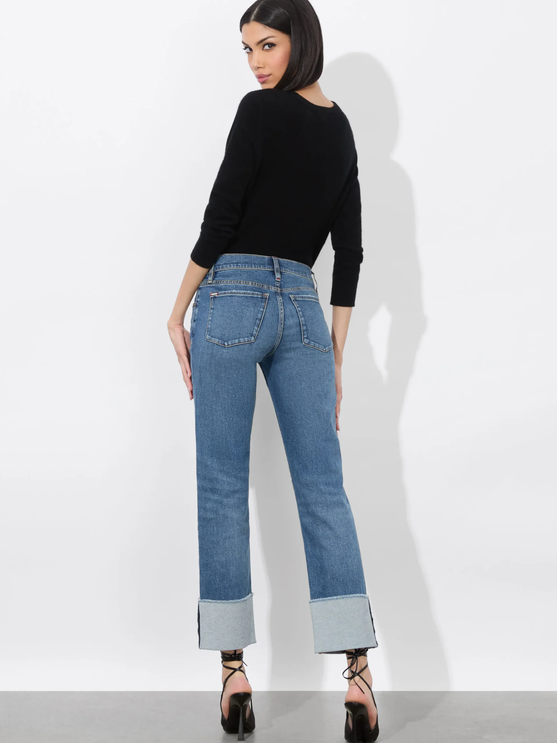 Alice and Olivia ABILENE LOW RISE CUFFED JEAN LOLA BLUE*FEATURED SHOPS | FEATURED SHOPS | CLOTHING | CLOTHING