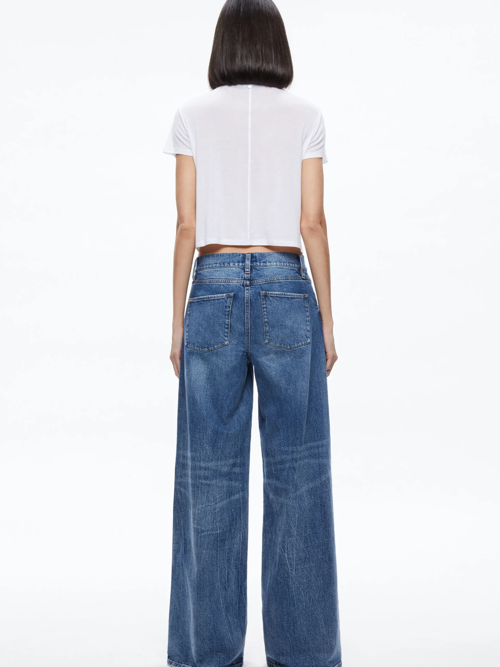 Alice and Olivia CINDY CLASSIC CROPPED TEE *FEATURED SHOPS | CLOTHING