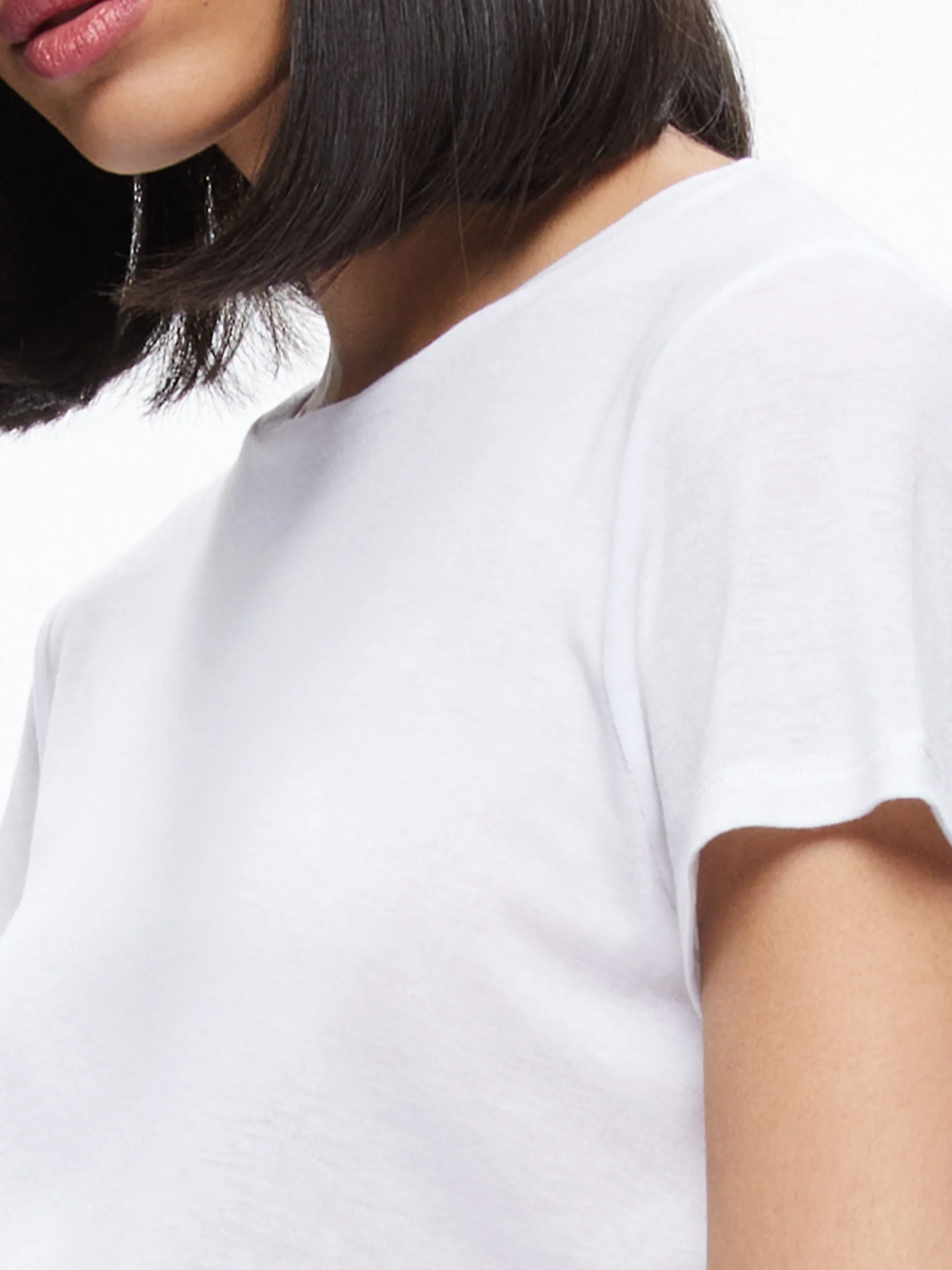 Alice and Olivia CINDY CLASSIC CROPPED TEE *FEATURED SHOPS | CLOTHING