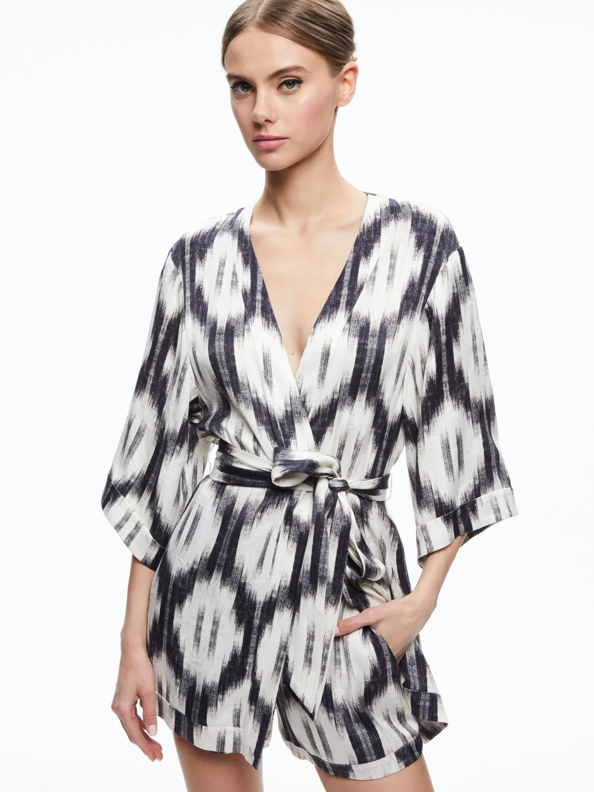 Alice and Olivia DOMINO KIMONO WITH TIE BELT CLASSIC IKAT*CLOTHING