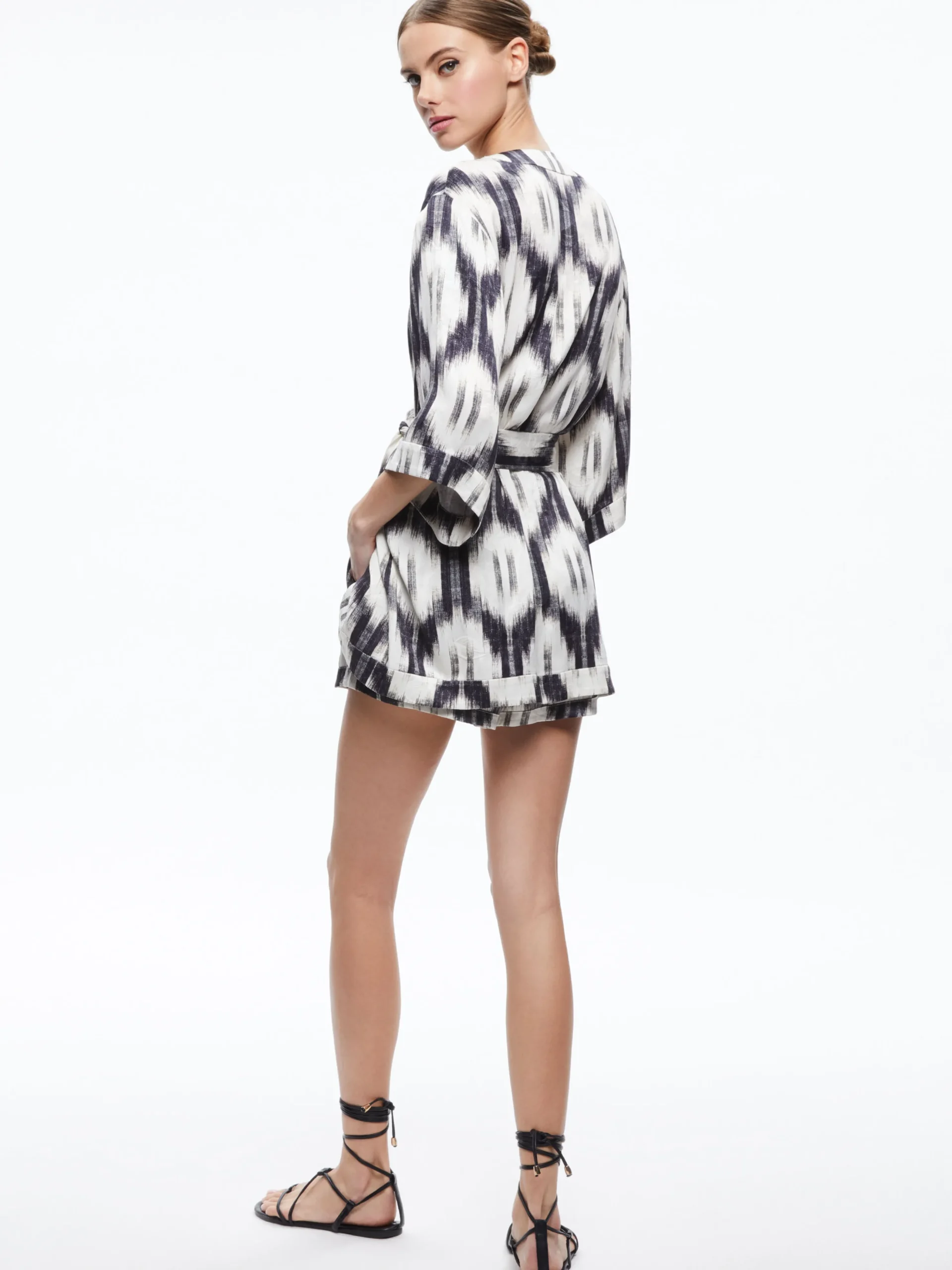 Alice and Olivia DOMINO KIMONO WITH TIE BELT CLASSIC IKAT*CLOTHING
