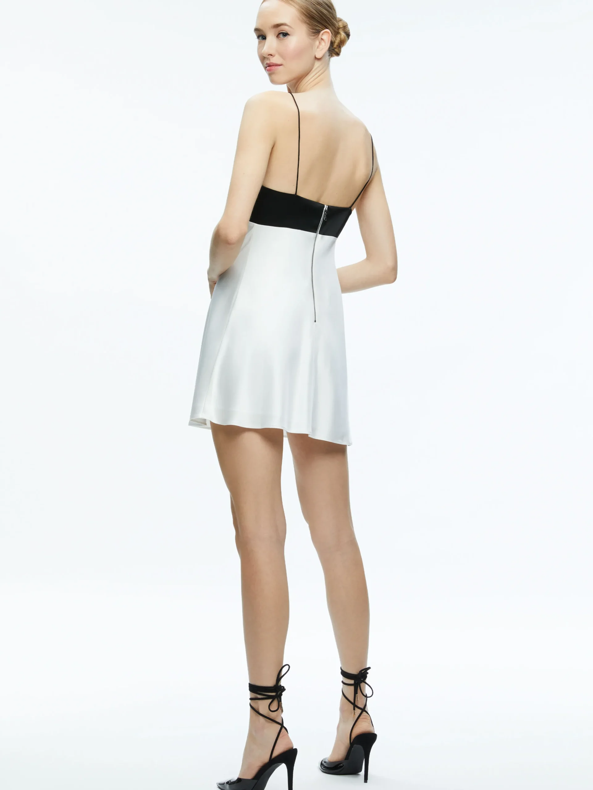 Alice and Olivia JULIENNE V-NECK MINI DRESS OFF WHITE/BLACK*FEATURED SHOPS | DRESSES | DRESSES | CLOTHING