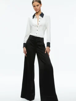 Alice and Olivia WILLA FITTED PLACKET TOP OFF WHITE/BLACK*FEATURED SHOPS | FEATURED SHOPS | FEATURED SHOPS | CLOTHING